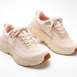 Revitalign Orthotic Mesh Walking Sneakers - Gaia QVC sneakers size 6..5